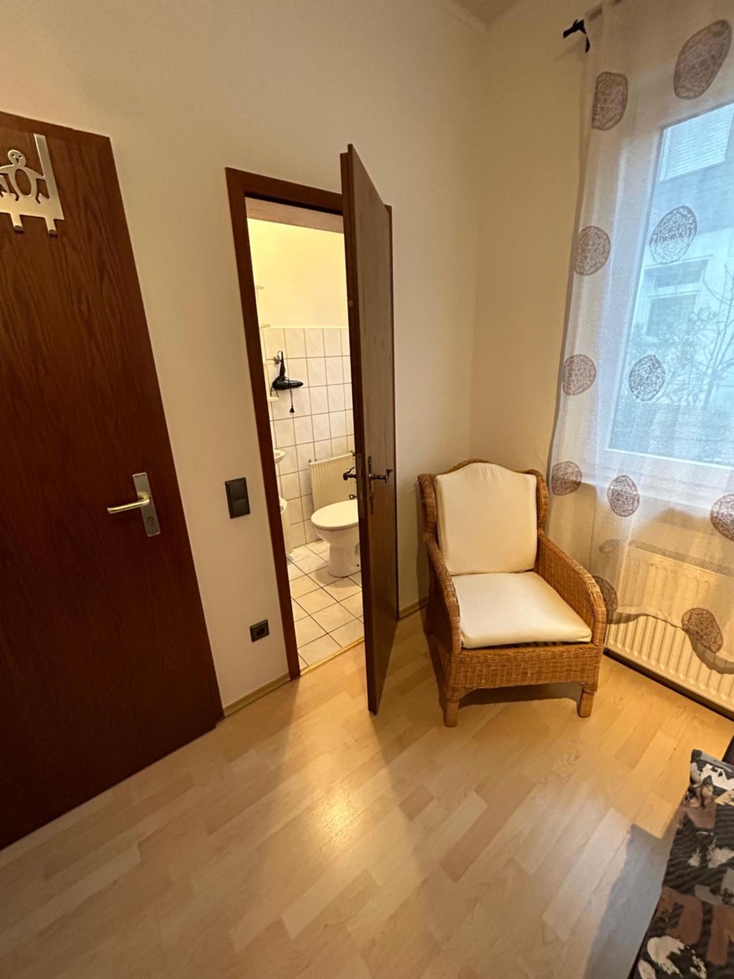 Privatzimmer Haus Gruenewald Золинген Екстериор снимка